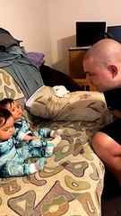 Twin Daughters Don't Approve of Dad 's Shaved Face