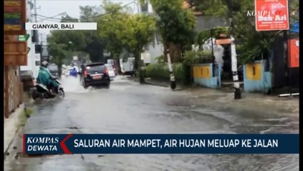 Saluran Air Mampet, Air Hujan Meluap Ke Jalan
