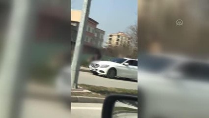 Bir kadının sokakta darbedilmesiyle ilgili 2 kişi yakalandı