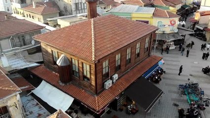 Tarihi çarşı içerisindeki 270 yıllık cami