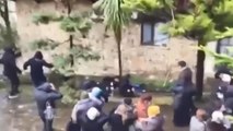 Gürcistan'da din adamları ile cemaat arasında arbede Ahşap balkon çöktü