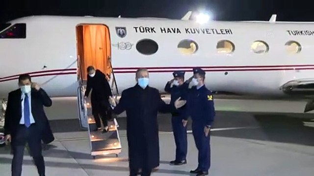 BÜKREŞ - Milli Savunma Bakanı Akar, Türkiye'nin Bükreş Büyükelçiliğini ziyaret etti