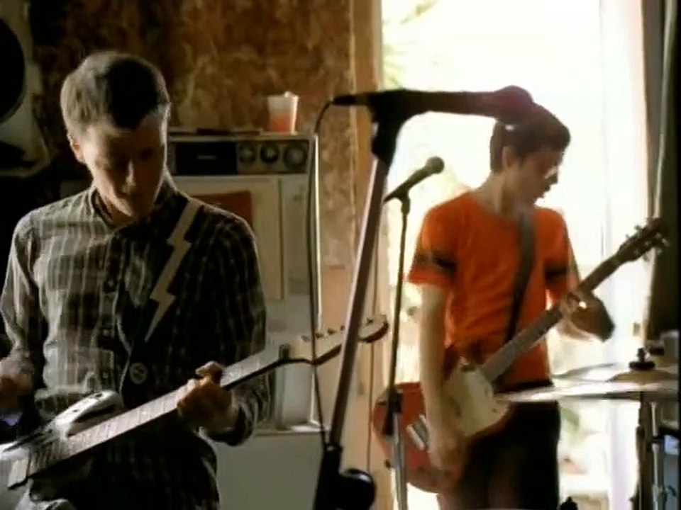 Weezer - Say It Ain't So (1995)