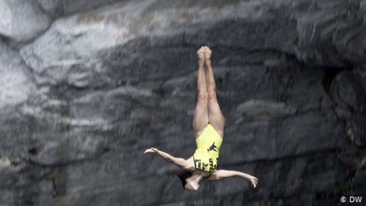 Kopfüber in die Tiefe: Anna Bader