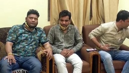 मध्य-प्रदेश के खरगोन में लोकायुक्त पुलिस इंदौर ने पटवारी को किसान से रिश्वत लेते हुए रंगे हाथ पकड़ा