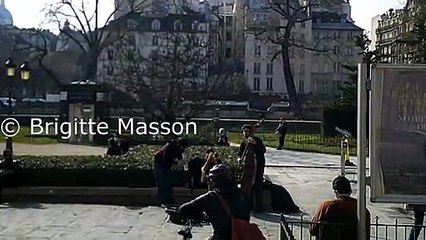 Paris - Cathédrale et musiciens de rue
