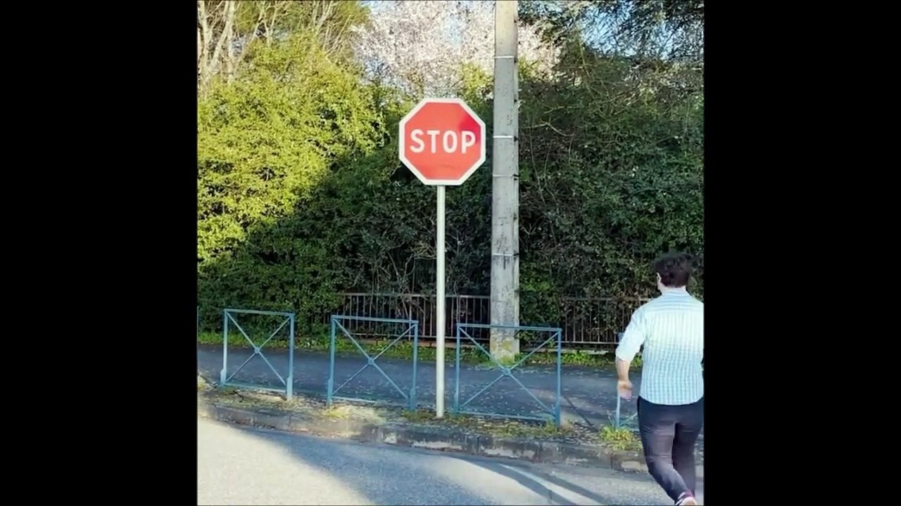Vandaliser un panneau stop en quelques secondes