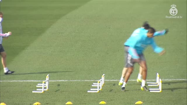 El Real Madrid prepara el derbi con Benzemá ya en la lista de convocados