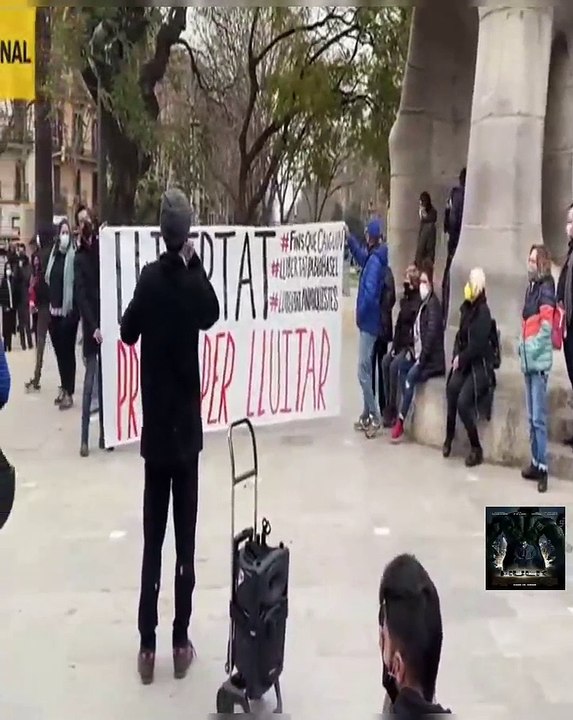 Arriba la primera columna a la placa Tetuan -Marc Ortin