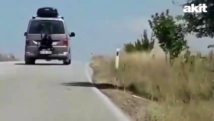 Çocuğunu arabanın arkasına bağlayan baba salıverildi