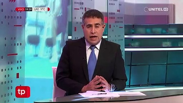 Hinchas de Oriente Petrolero realizaron un 'banderazo' en apoyo a su equipo