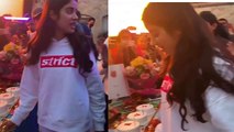 Jhanvi Kapoor को Birthday पर फिल्म के सेट पर मिला ये Surprise; Watch Video | FilmiBeat