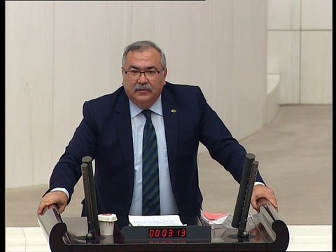 Saray düzeninde bağımsız, tarafsız, liyakate dayalı yargı olmaz. Tek adam sisteminde yargı reformu olmaz. Bu zihniyetle değil üç saat, üç yüz saat reform lafı etseniz dahi sadece konuşmuş olursunuz.