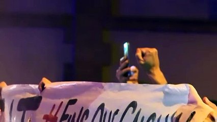 Сотни людей в Барселоне потребовали освободить оскорбившего короля рэпера