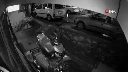 “Polisiz” diyerek girdikleri evden 42 bin 500 lira çaldılar