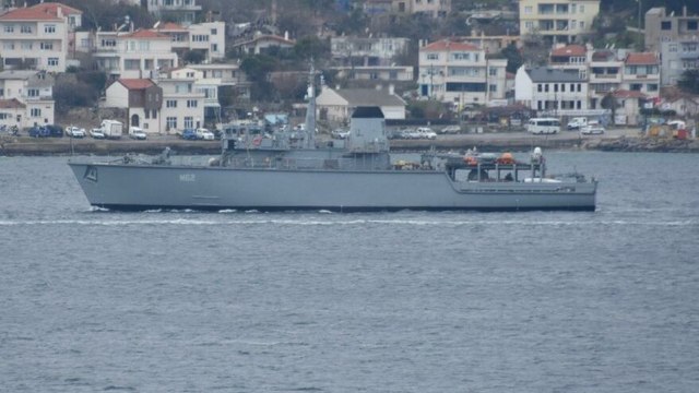 Yunan mayın tarama gemisi Çanakkale Boğazı’ndan geçti