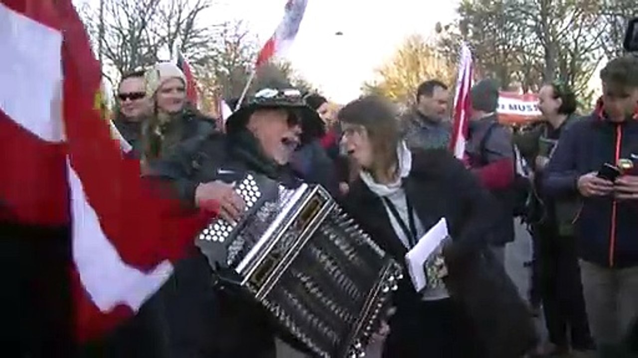 Wien: Tausende protestieren gegen Corona-Auflagen
