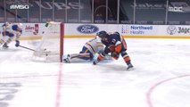 [스포츠 영상] NHL의 기막한 다리 사이 슈팅 골