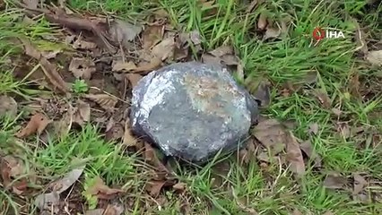 Sohbet ettikleri bahçeye gürültü ile düşen 9.5 kiloluk taş meteor sevinci yaşattı