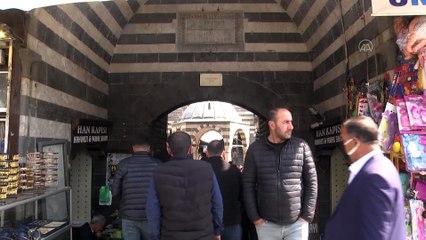 Diyarbakır'da 'kısıtlamasız' ilk pazar hareketliliği
