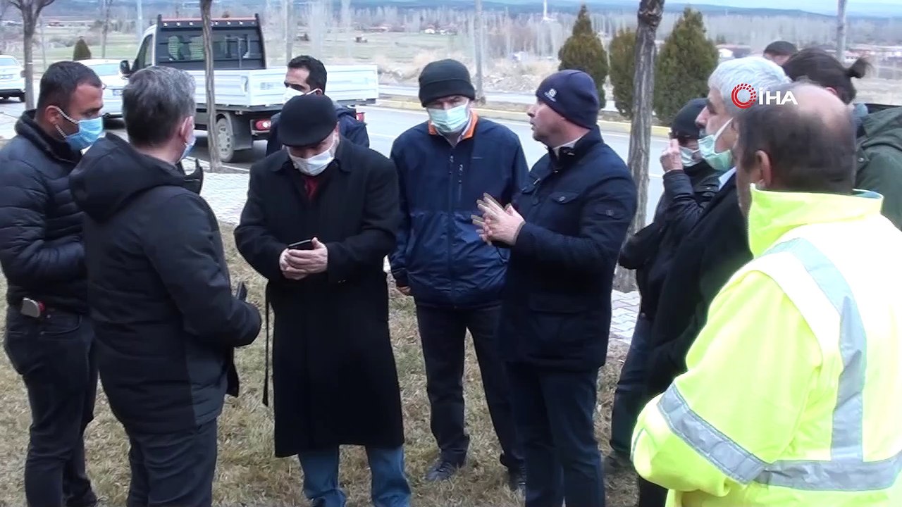 Çorum’da toprak kayması nedeniyle 3 bina tahliye edildi