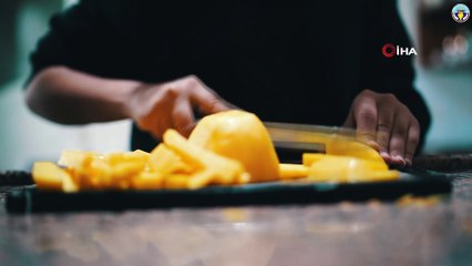 Öldürülen kadınların isimleri formalarda