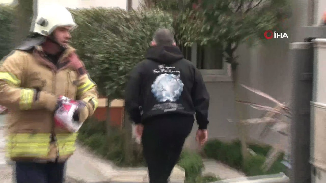 - Ünlü komedyen Cem Yılmaz’ın  Beşiktaş Levent Caddesi Alt Zeren Sokak'taki lüks evinde yangın çıktı. Olay yerine itfaiye ekipleri sevk edilirken Yılmaz, olaya yangın tüpü ile müdahale etti.