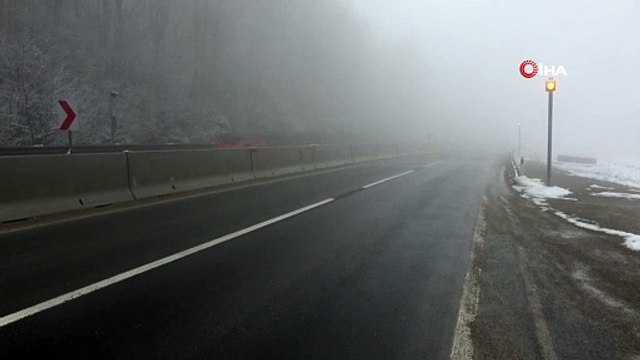 Bolu Dağı’nda sis görüş mesafesini 10 metreye kadar düşürdü