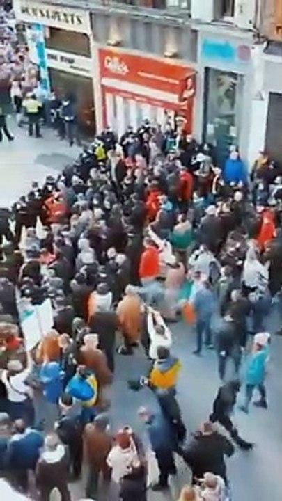 VIDEO : Dublin anti-lockdown protest