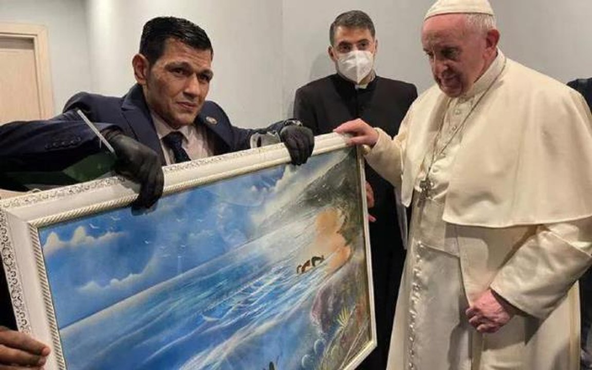 Aylan bebeğin babasından Papa'ya sosyal medyayı ayağa kaldıran hediye! "Celladına aşık olmuş" yorumları yapıldı