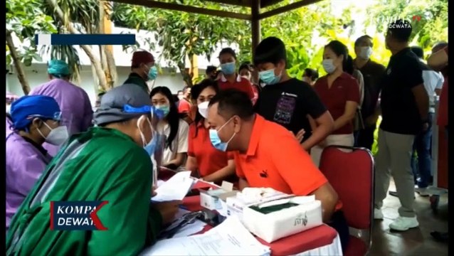 Sempat Takut Jarum Suntik , Bupati Gianyar Ajak Warga Ikuti Vaksin