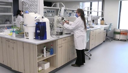 İSTANBUL - Kadın bilim insanlarının çalışmalarını öne çıkarmak için onların yayınlarından kitap hazırladı