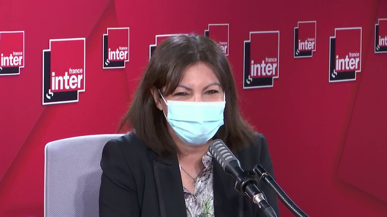 "Ce weekend nous avons eu 12.000 vaccinations sur Paris, mais je ne veux pas que ce soit un one shot" (Anne Hidalgo)