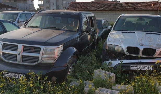 Avrupa'dan çalınan milyonluk lüks araçlar çürümeye terk edildi