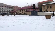 Bayburt ve Erzincan'ın yüksek kesimlerinde kar yağışı etkili oldu