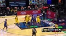 Curry hits ridiculous no-look three-pointer