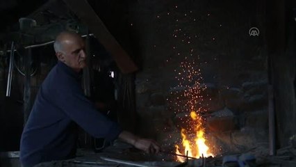 KASTAMONU - Bıçakçı Kazım ustanın en büyük destekçisi eşi ve kızı