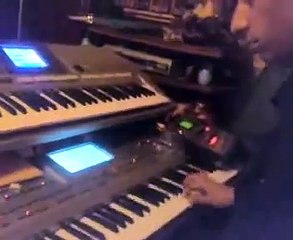 تقاسيم تركية للمايسترو ربيع زمايم Rabi3 Zmyme takssim(Clarinette/saz) 〽 2009