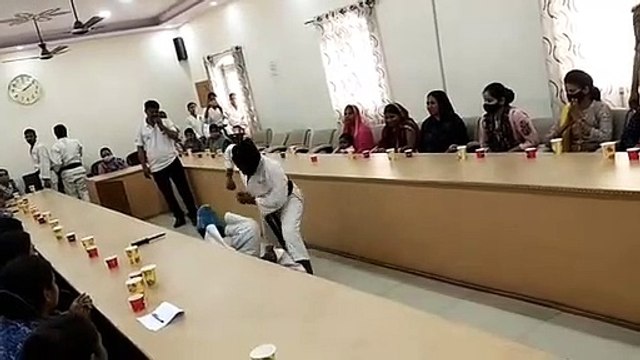 छात्राओं को आत्मरक्षा के सिखाए गुर
