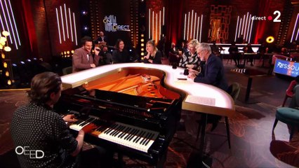 Amir chante "Unstoppable" de Sia dans "On est en direct"