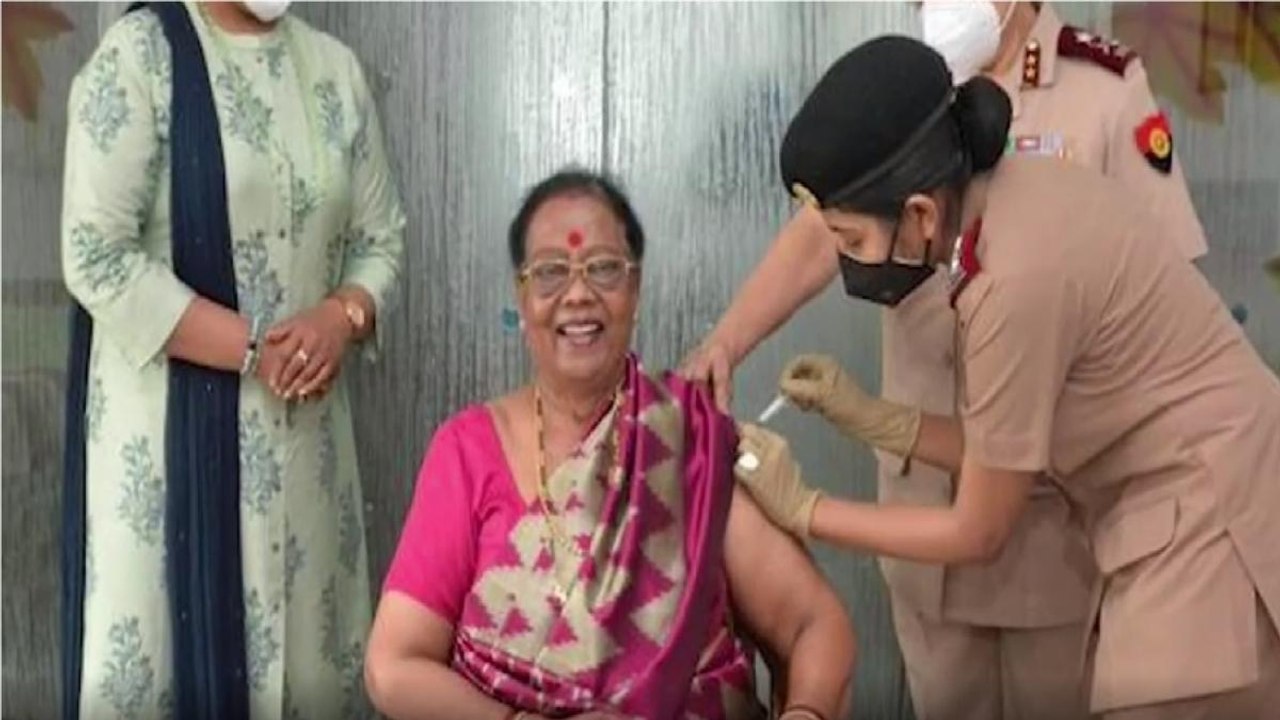 First Lady receives first dose of COVID vaccine