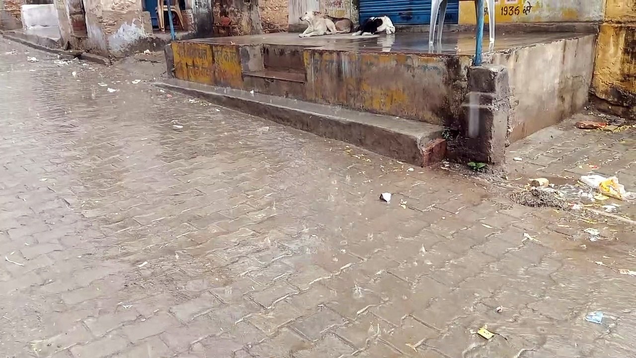 राजस्थान में यहां बरसात के साथ गिरे ओले