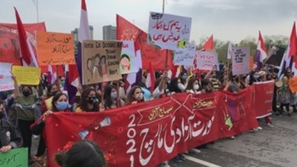 Miles de mujeres reclaman sus derechos a lo largo de Pakistán