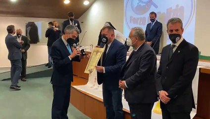 Lotito riceve il certificato dalla Polizia di Stato