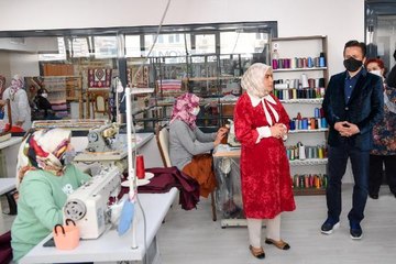 4 bin 300 kadın kent gönüllüsü ihtiyaç sahiplerine yardım ediyor
