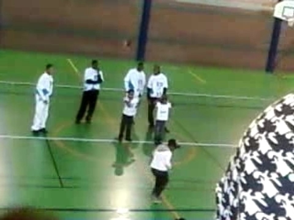 Kuduro Au Franc Moisin