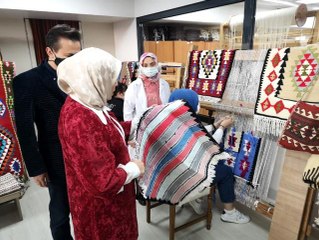 Gönül Elleri Çarşısı 4 bin 300 kadın gönüllüsüyle iyilik dağıtıyor