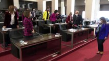 ANKARA - Kılıçdaroğlu, 8 Mart Dünya Emekçi Kadınlar Günü’nde “Siyasette Eşit Temsile” dair kanun teklifine ilk imza attı
