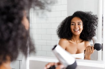 Les dermatologistes recommandent ces aliments pour une chevelure plus saine