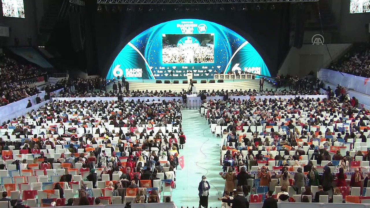 ANKARA - AK Parti Kadın Kolları 6. Olağan Kongresi - AK Parti Kadın Kolları Başkanı Çam (2)